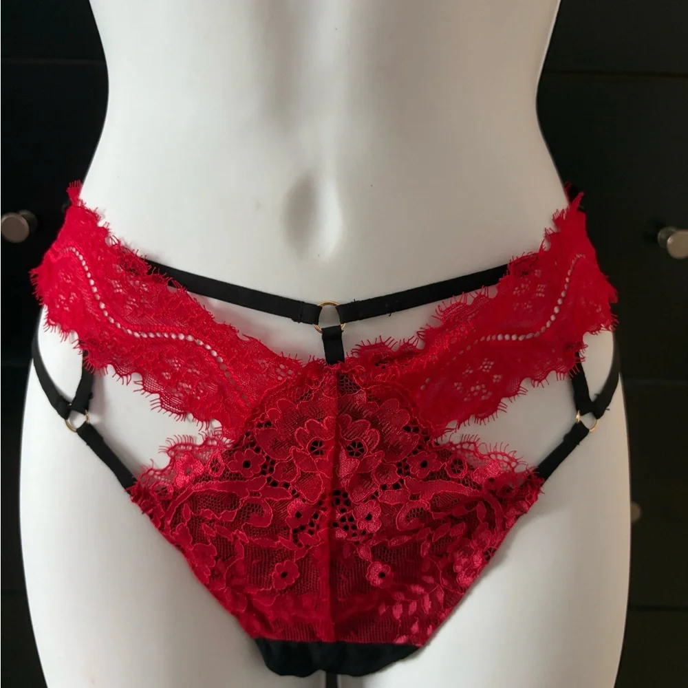 La Senza Red Lace Strappy Bra & Thong Set - Picture 6 of 9